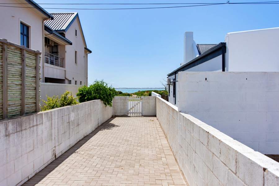 4 Bedroom Property for Sale in Britannia Bay Western Cape